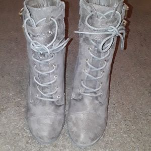 High heel boots